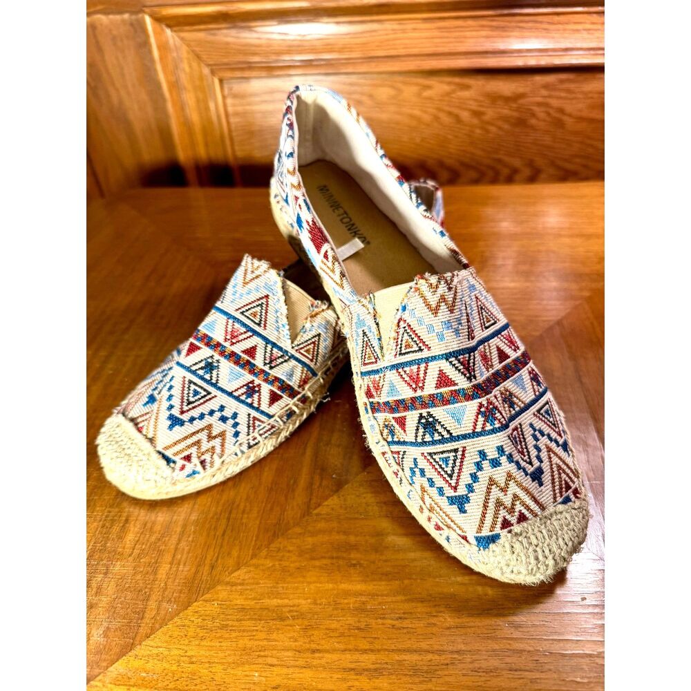 Minnetonka Slip On Fabric Native American Geometric Pattern W9M Comfort